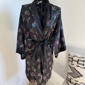 Victoria's Secret Angels Black Floral Satin Belted Kimono Robe Size S/M